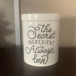 Cute kitchen utensil holder